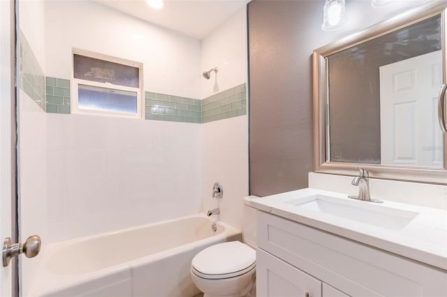 2017 OCEANVIEW PLACE, Tampa, FL 33605