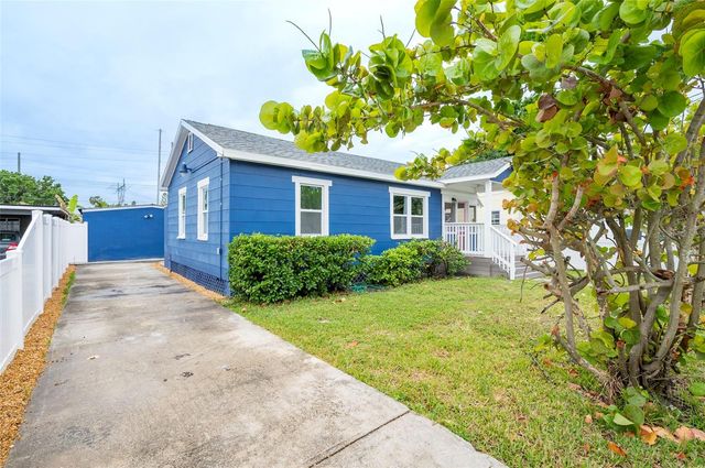 2017 OCEANVIEW PLACE, Tampa, FL 33605