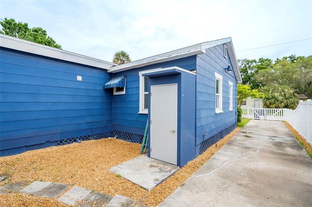 2017 OCEANVIEW PLACE, Tampa, FL 33605