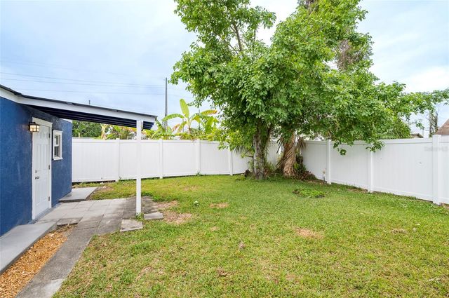 2017 OCEANVIEW PLACE, Tampa, FL 33605