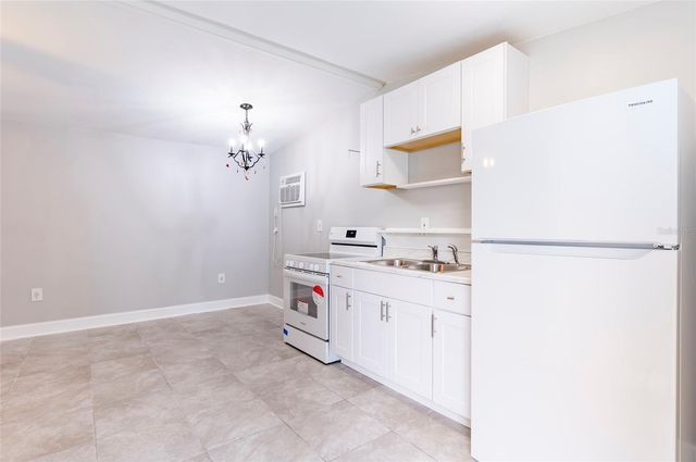 2017 OCEANVIEW PLACE, Tampa, FL 33605