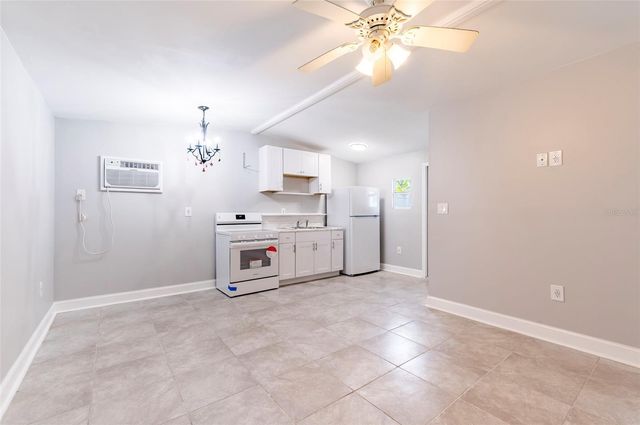 2017 OCEANVIEW PLACE, Tampa, FL 33605