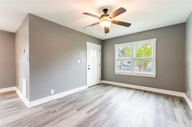 2017 OCEANVIEW PLACE, Tampa, FL 33605