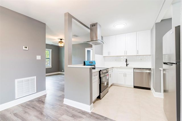 2017 OCEANVIEW PLACE, Tampa, FL 33605