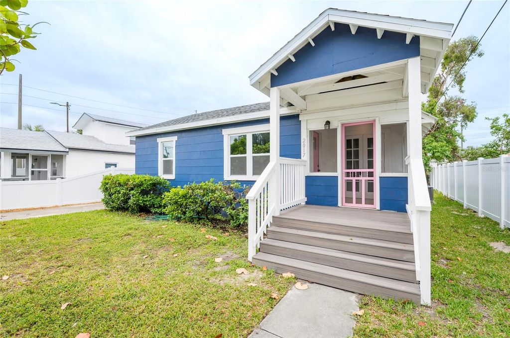 2017 OCEANVIEW PLACE, Tampa, FL 33605