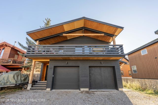 667 E KELLY Avenue, Jackson, WY 83001