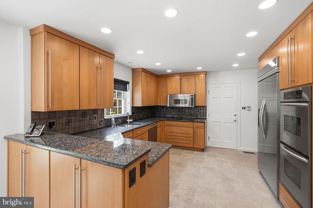 7556 PEPPERELL DR, Bethesda, MD 20817