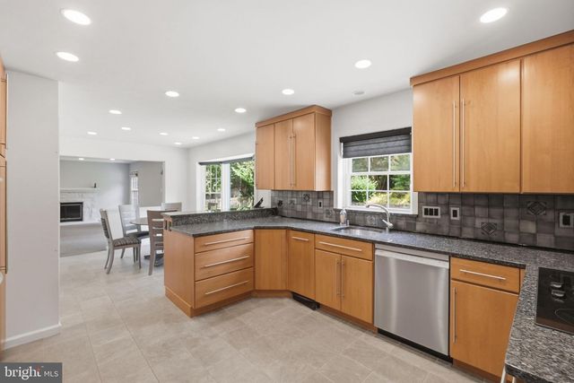 7556 PEPPERELL DR, Bethesda, MD 20817