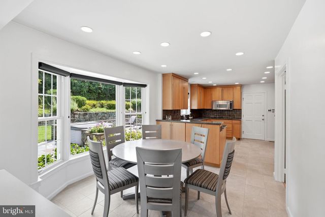 7556 PEPPERELL DR, Bethesda, MD 20817