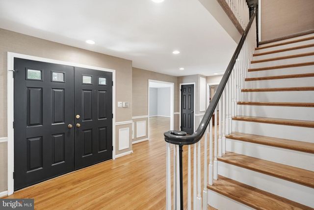 7556 PEPPERELL DR, Bethesda, MD 20817