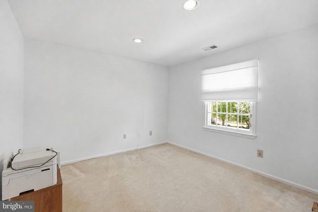 7556 PEPPERELL DR, Bethesda, MD 20817