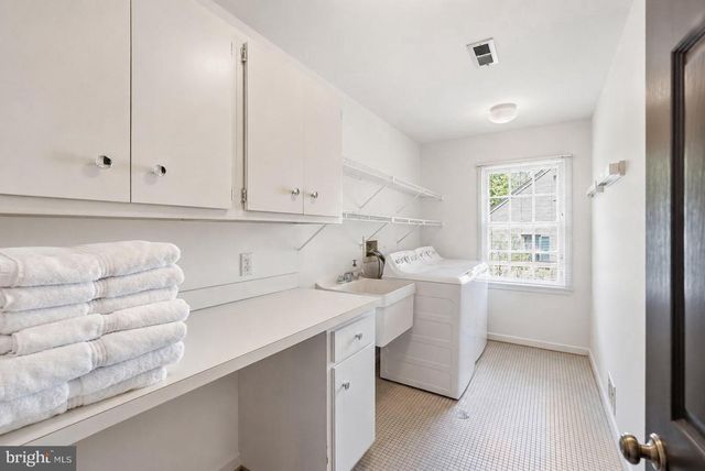 7556 PEPPERELL DR, Bethesda, MD 20817