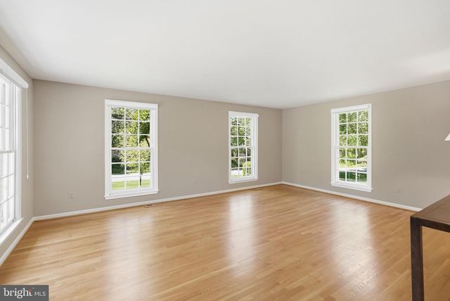 7556 PEPPERELL DR, Bethesda, MD 20817