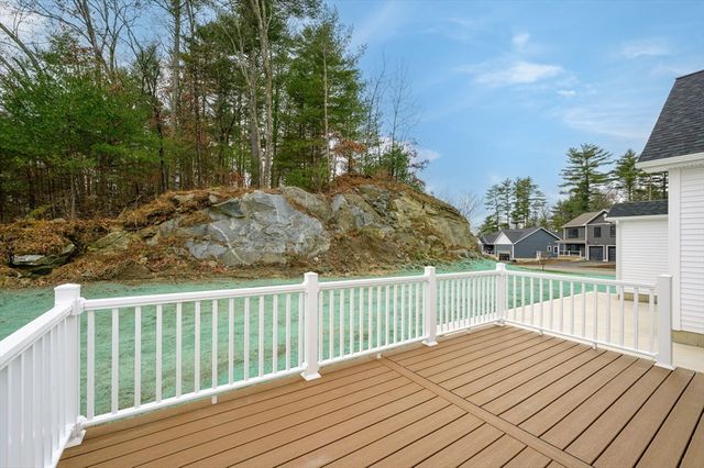 4 Sunny Crest, Belchertown, MA 01007