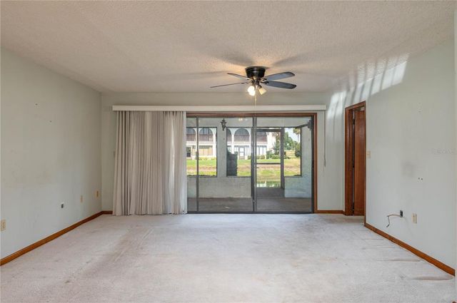 5102 VILLAGE COURT E-2, Lake Wales, FL 33898