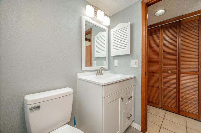 5102 VILLAGE COURT E-2, Lake Wales, FL 33898
