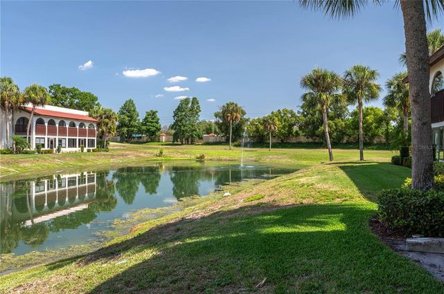 5102 VILLAGE COURT E-2, Lake Wales, FL 33898