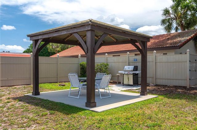 5102 VILLAGE COURT E-2, Lake Wales, FL 33898