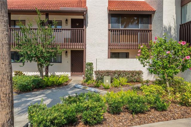 5102 VILLAGE COURT E-2, Lake Wales, FL 33898