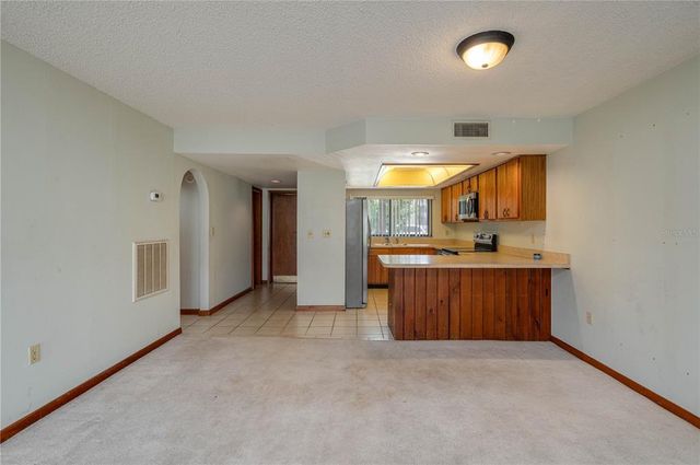 5102 VILLAGE COURT E-2, Lake Wales, FL 33898