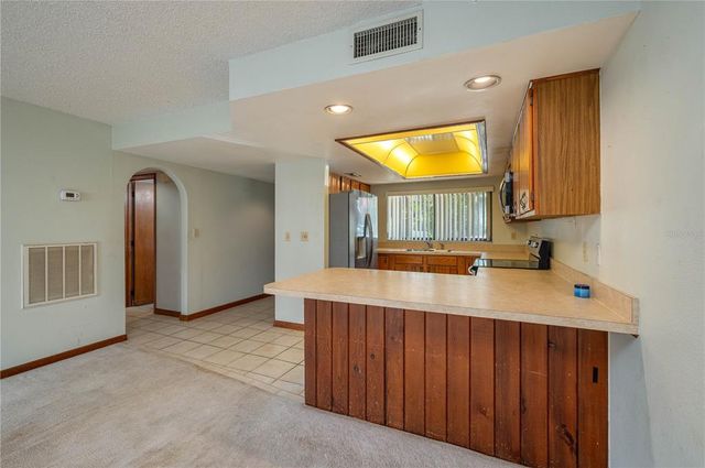 5102 VILLAGE COURT E-2, Lake Wales, FL 33898