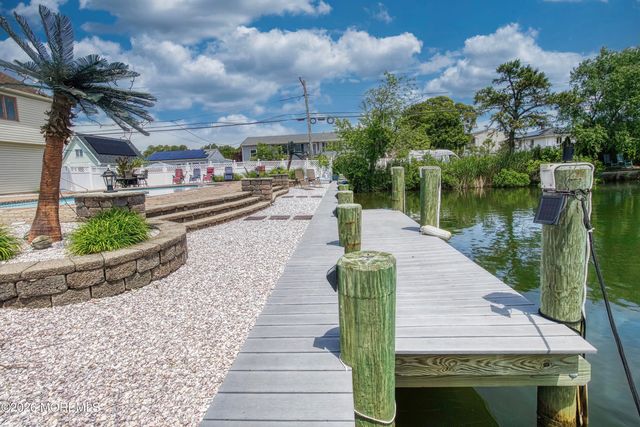 17 Fontainebleau Drive, Brick, NJ 08723