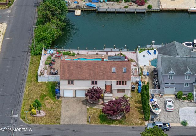 17 Fontainebleau Drive, Brick, NJ 08723