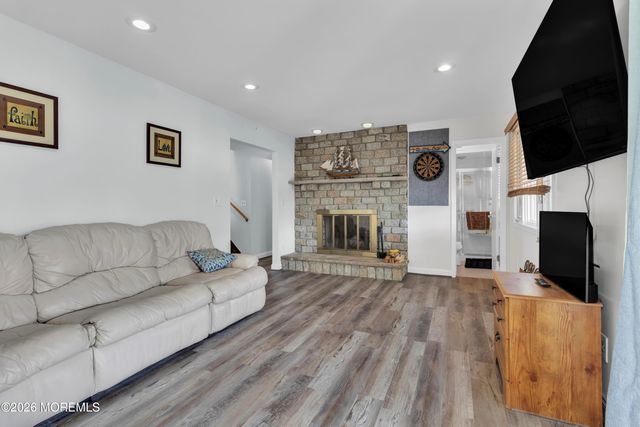 17 Fontainebleau Drive, Brick, NJ 08723