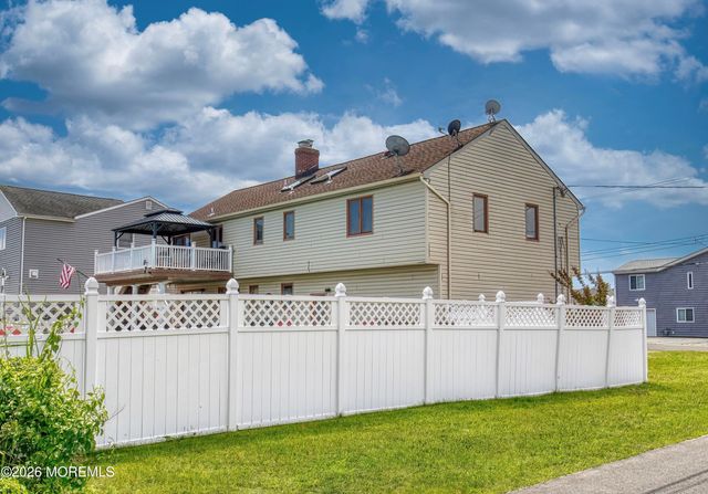 17 Fontainebleau Drive, Brick, NJ 08723