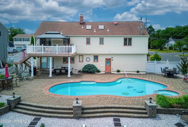 17 Fontainebleau Drive, Brick, NJ 08723