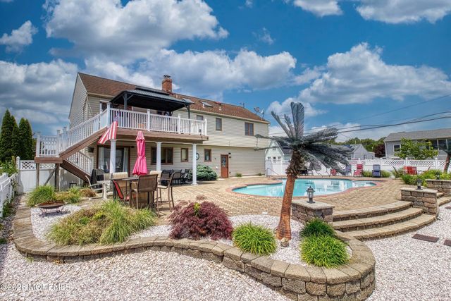 17 Fontainebleau Drive, Brick, NJ 08723