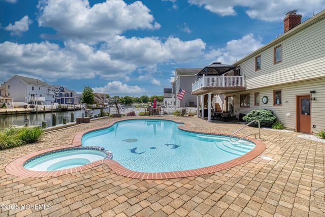 17 Fontainebleau Drive, Brick, NJ 08723
