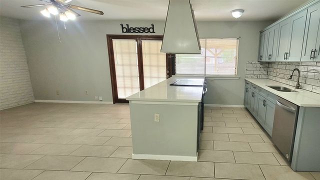 7314 Emory Oak Lane, Dallas, TX 75249