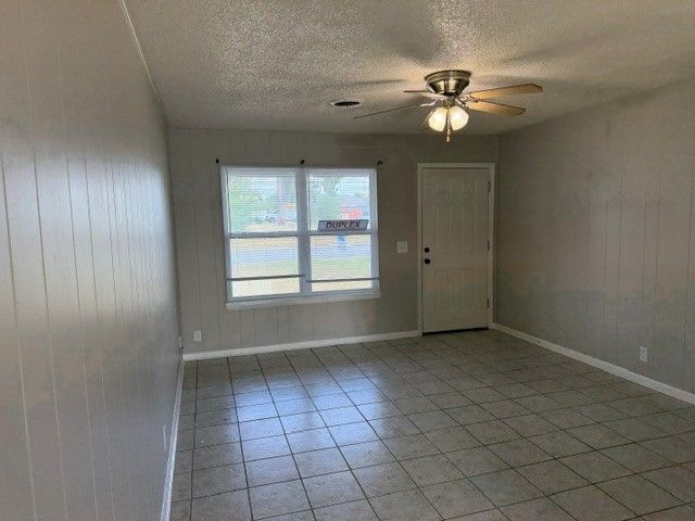 808 S 21st Street, Rogers, AR 72758
