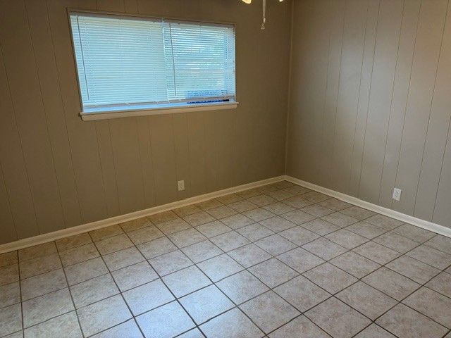 808 S 21st Street, Rogers, AR 72758