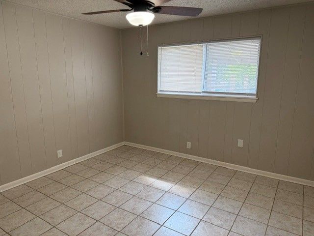 808 S 21st Street, Rogers, AR 72758