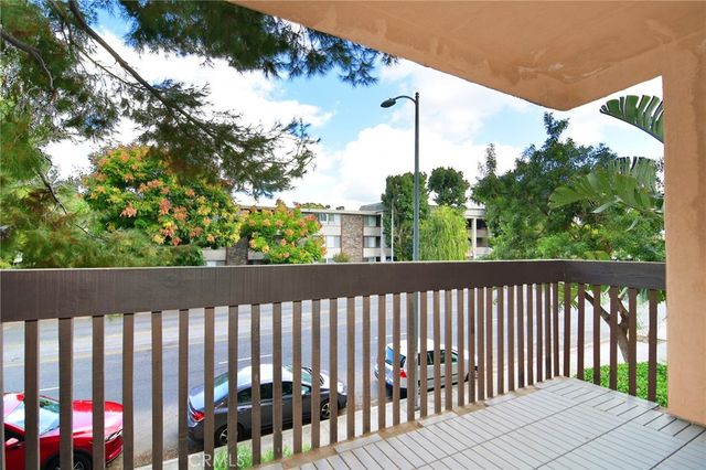 22100 Burbank Boulevard 259G, Woodland Hills, CA 91367
