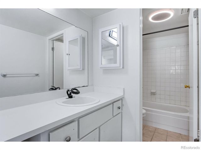 9725 E Harvard Avenue 363, Denver, CO 80231