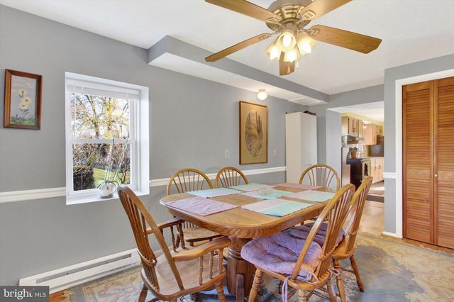 9227 GRINDSTONE HILL RD, Greencastle, PA 17225