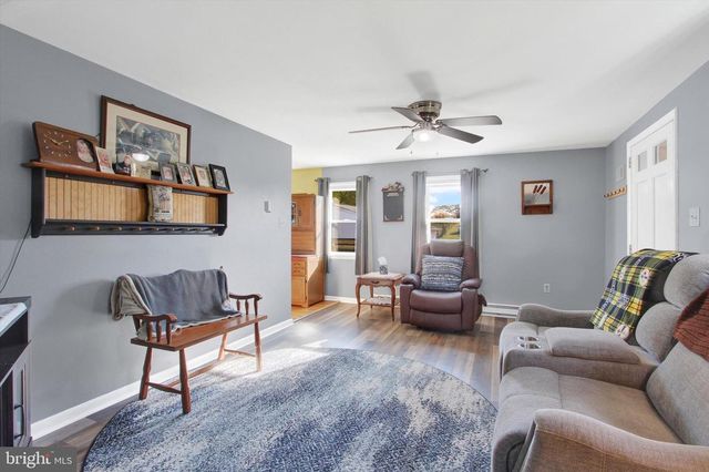 9227 GRINDSTONE HILL RD, Greencastle, PA 17225