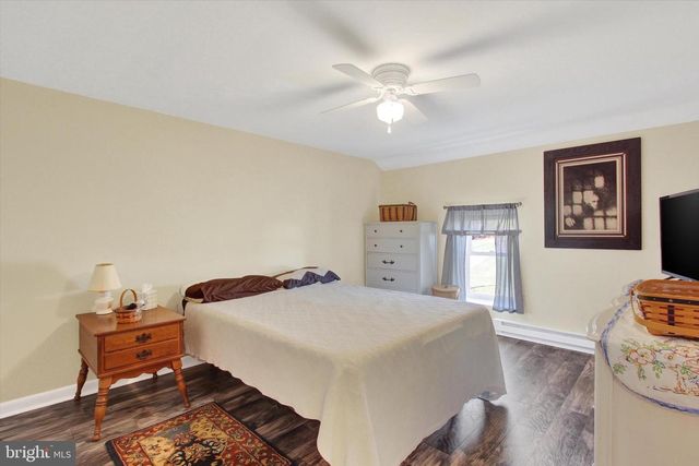 9227 GRINDSTONE HILL RD, Greencastle, PA 17225