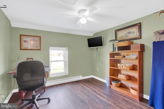 9227 GRINDSTONE HILL RD, Greencastle, PA 17225