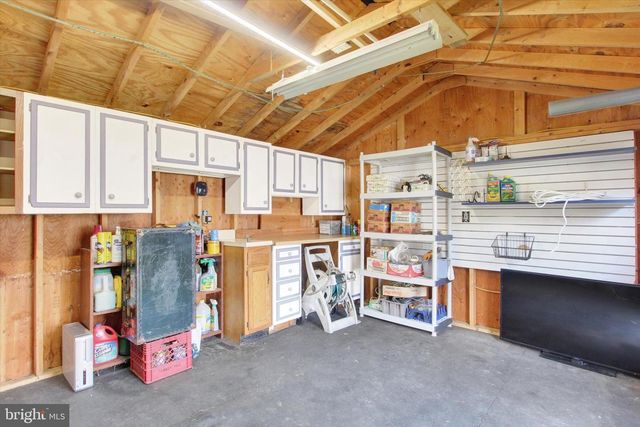 9227 GRINDSTONE HILL RD, Greencastle, PA 17225