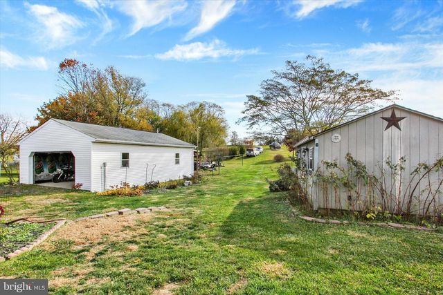 9227 GRINDSTONE HILL RD, Greencastle, PA 17225