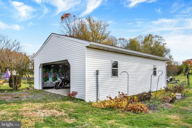 9227 GRINDSTONE HILL RD, Greencastle, PA 17225