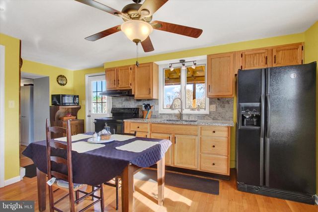 9227 GRINDSTONE HILL RD, Greencastle, PA 17225