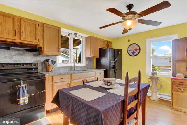 9227 GRINDSTONE HILL RD, Greencastle, PA 17225