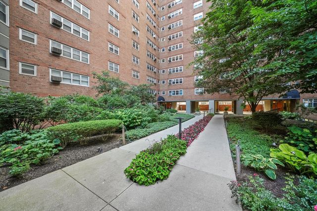 4980 N Marine Drive 738, Chicago, IL 60640