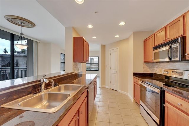 3040 Peachtree NW Road 704, Atlanta, GA 30305