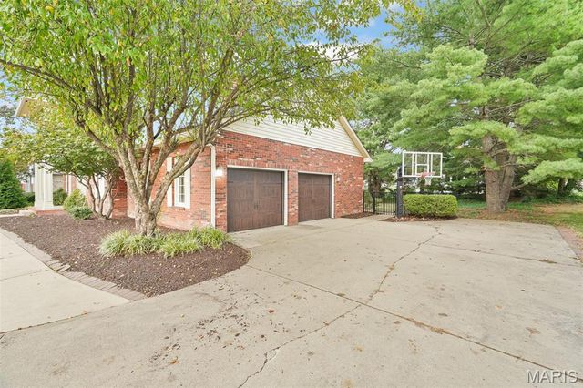 6 Meadow Rue Drive, Edwardsville, IL 62025